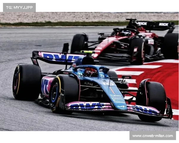 里卡多佩戴Alpine车队标识现身匈牙利围场引发外界热议与猜测 里卡多佩戴Alpine车队标识现身匈牙利围场引发外界热议与猜测